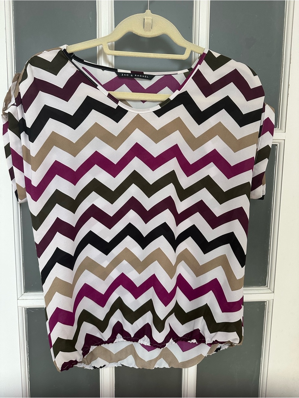 Zac & Rachel Chevron Short Sleeve Blouse, size S